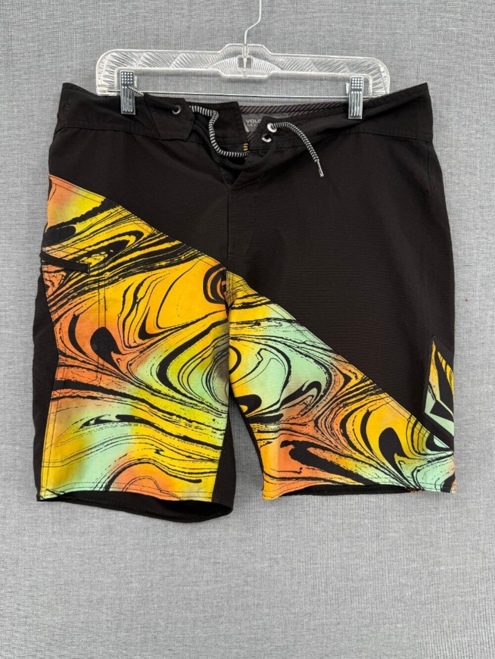 Volcom Liberation Mod-Tech Board Shorts Mens 32 9" Swim Trunks Pocket Drawstring